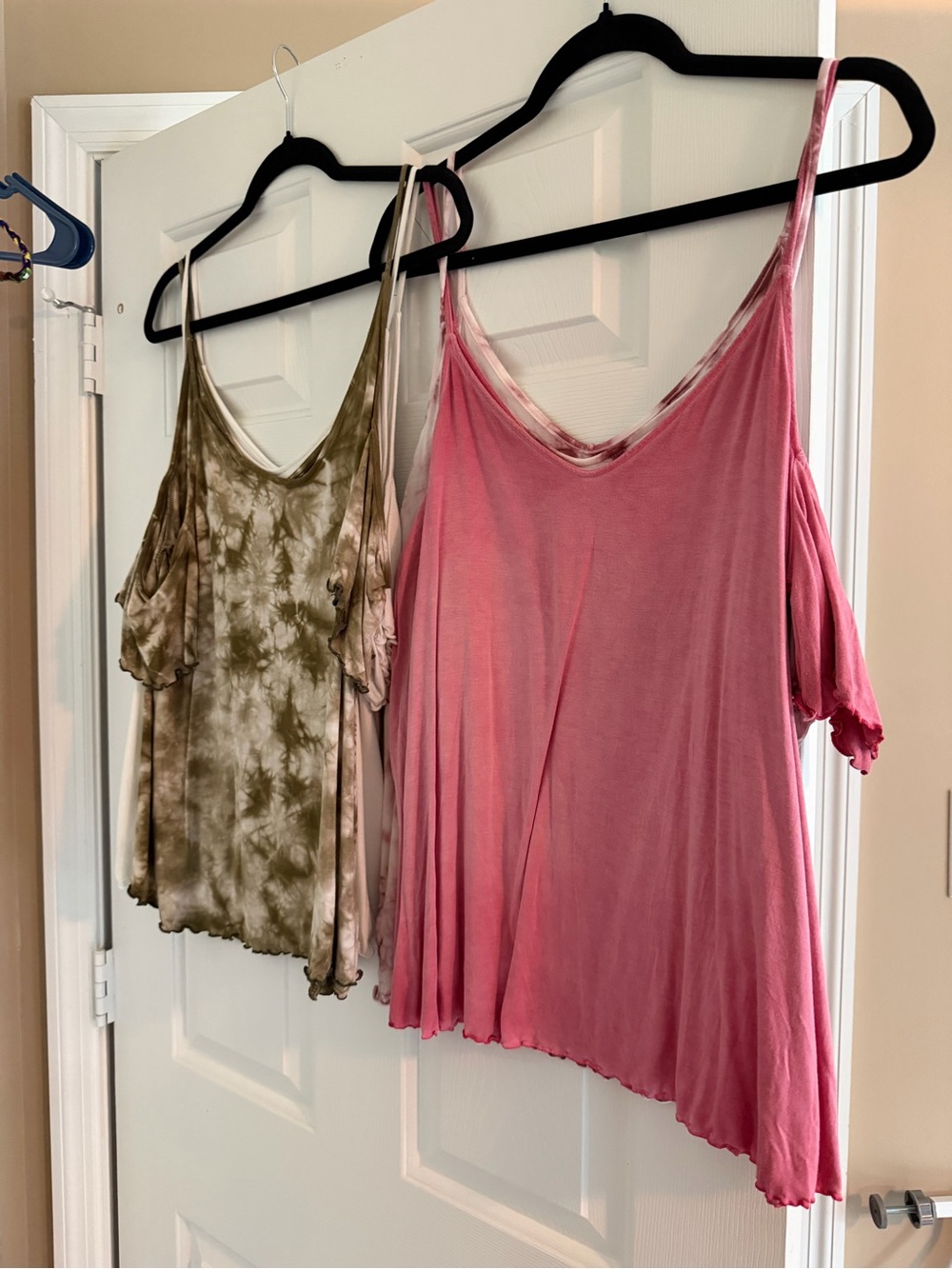 American Eagle Outfitters Pink Cold-Shoulder V-Neck Blouses (Bundle of 4)
